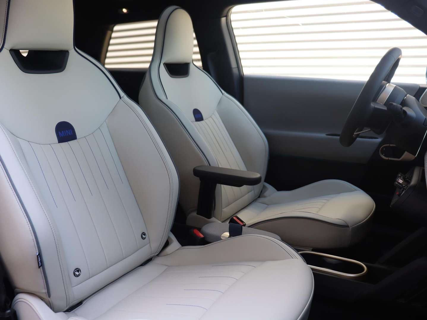 Mini 3 Portes Favoured Cooper E - 2025 - Joinsteer - #6