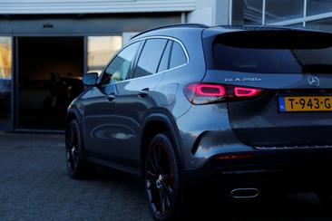 Mercedes GLA 250 E 250 AMG Line — photo 27
