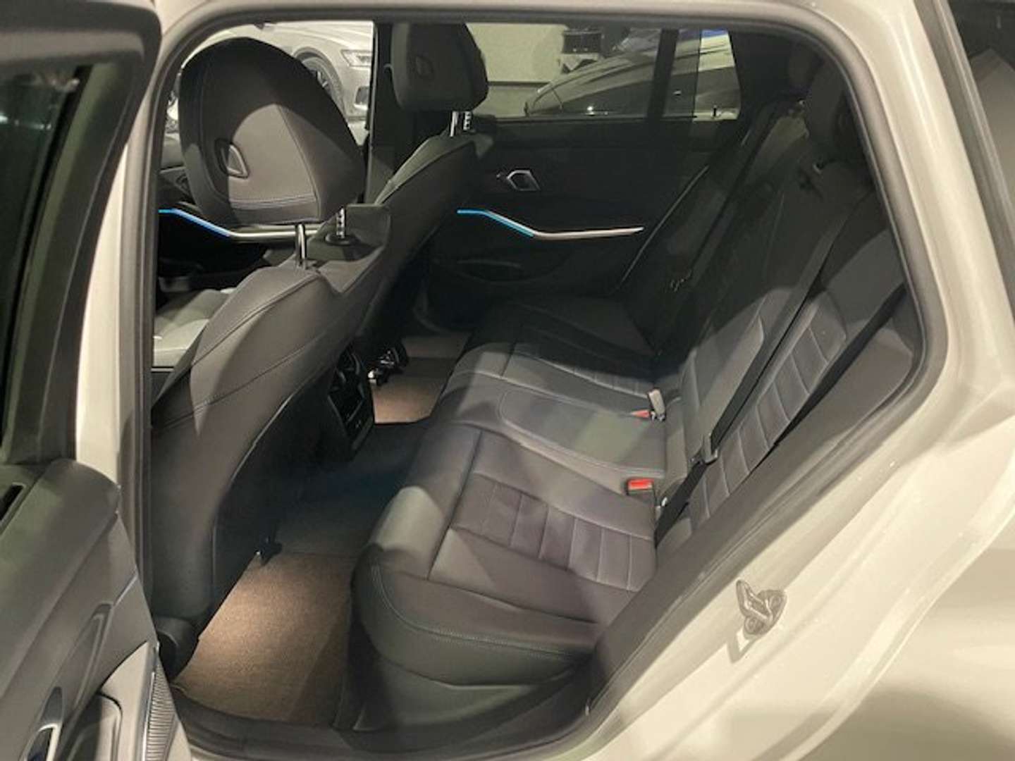 BMW 318i M Sport - 2025 - Joinsteer - #13