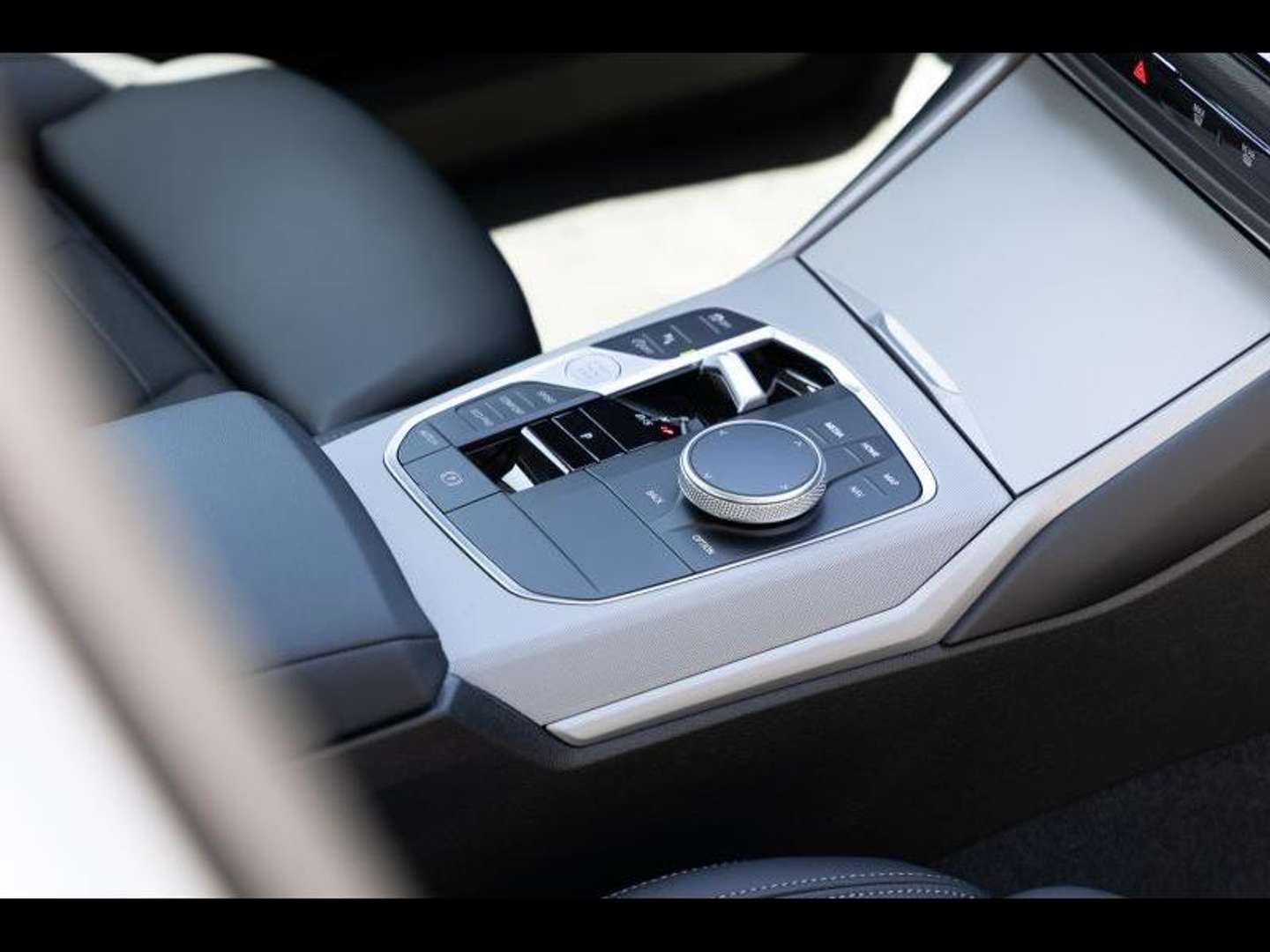 BMW Série 3 Berline 318 - 2023 - Joinsteer - #8