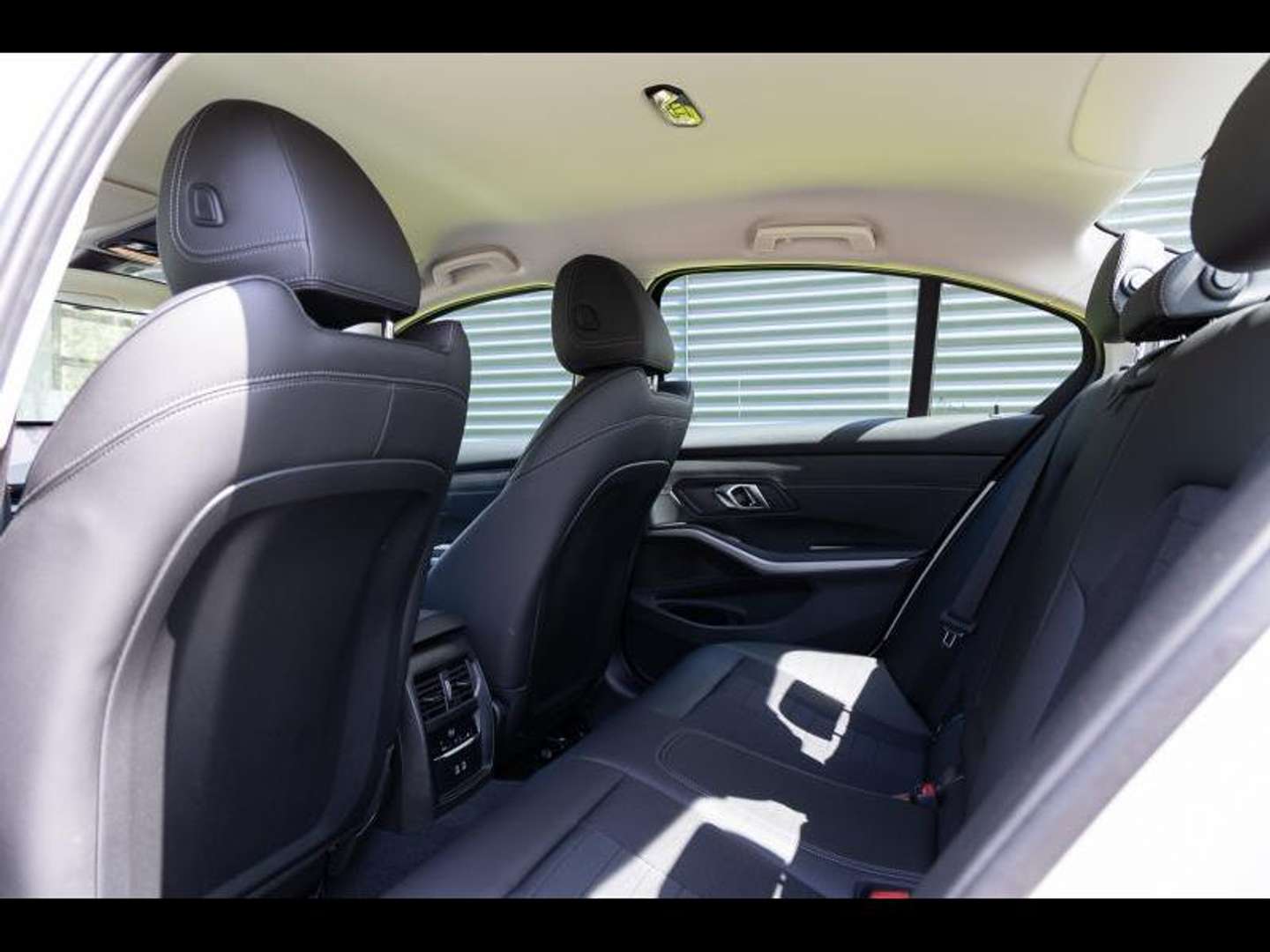 BMW Série 3 Berline 318 - 2023 - Joinsteer - #9