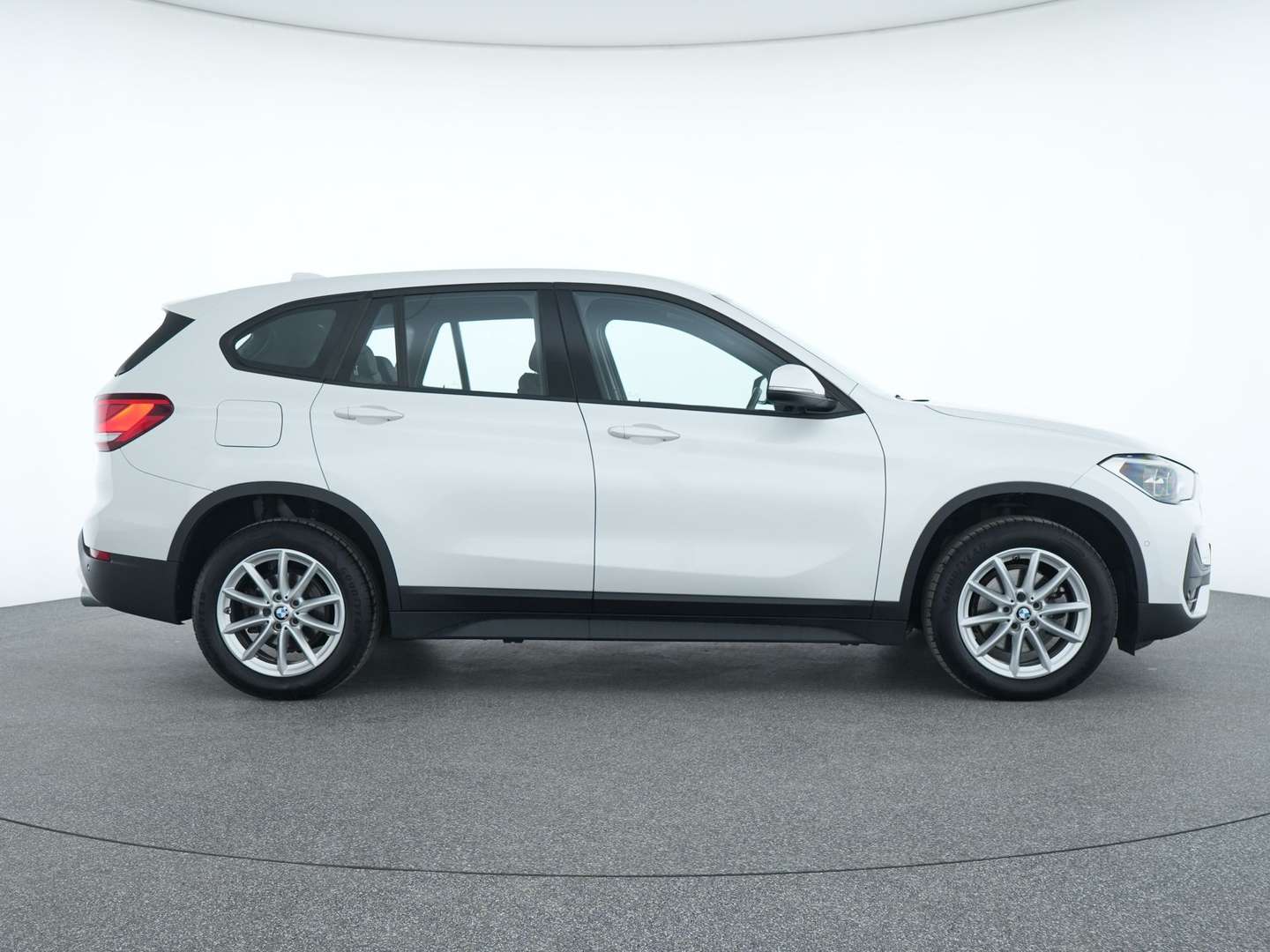 BMW X1 Advantage SDrive18d - 2022 - Joinsteer - #4