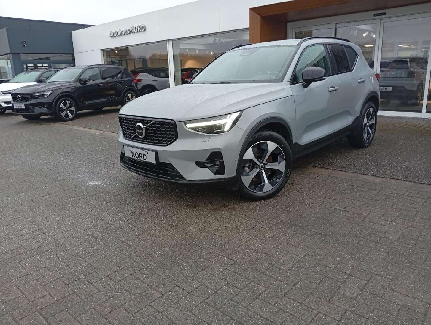 Volvo XC40 B4 Business - 2025 - Joinsteer - #1