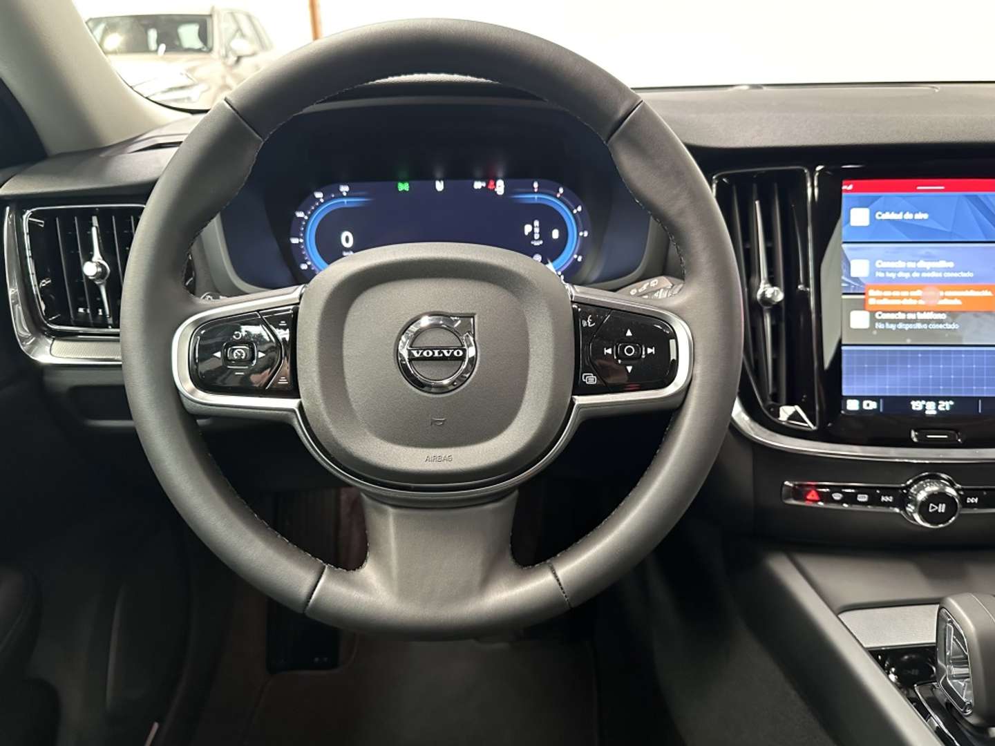 Volvo V60 Cross Country B4 Plus - 2025 - Joinsteer - #11