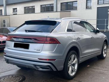 Audi Q8 S Line 55 TFSI — photo 5