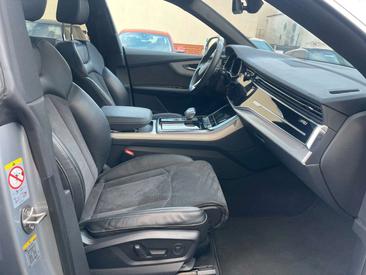 Audi Q8 S Line 55 TFSI — photo 9