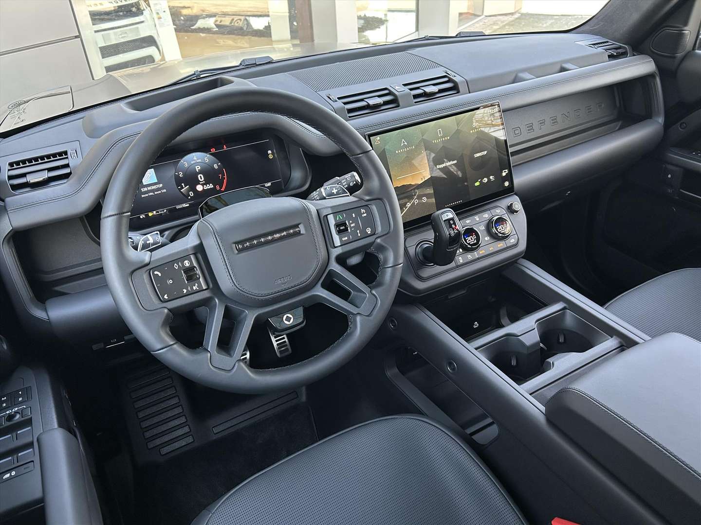 Land Rover Defender OCTA BLACK P635 V8 AWD - 2026 - Joinsteer - #7