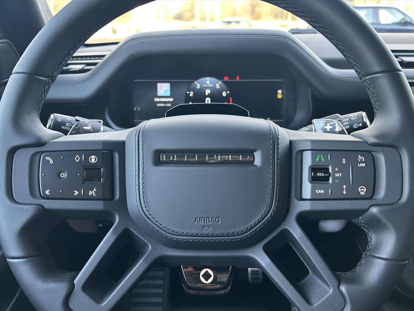 Land Rover Defender OCTA BLACK P635 V8 AWD - 2026 - Joinsteer - #19