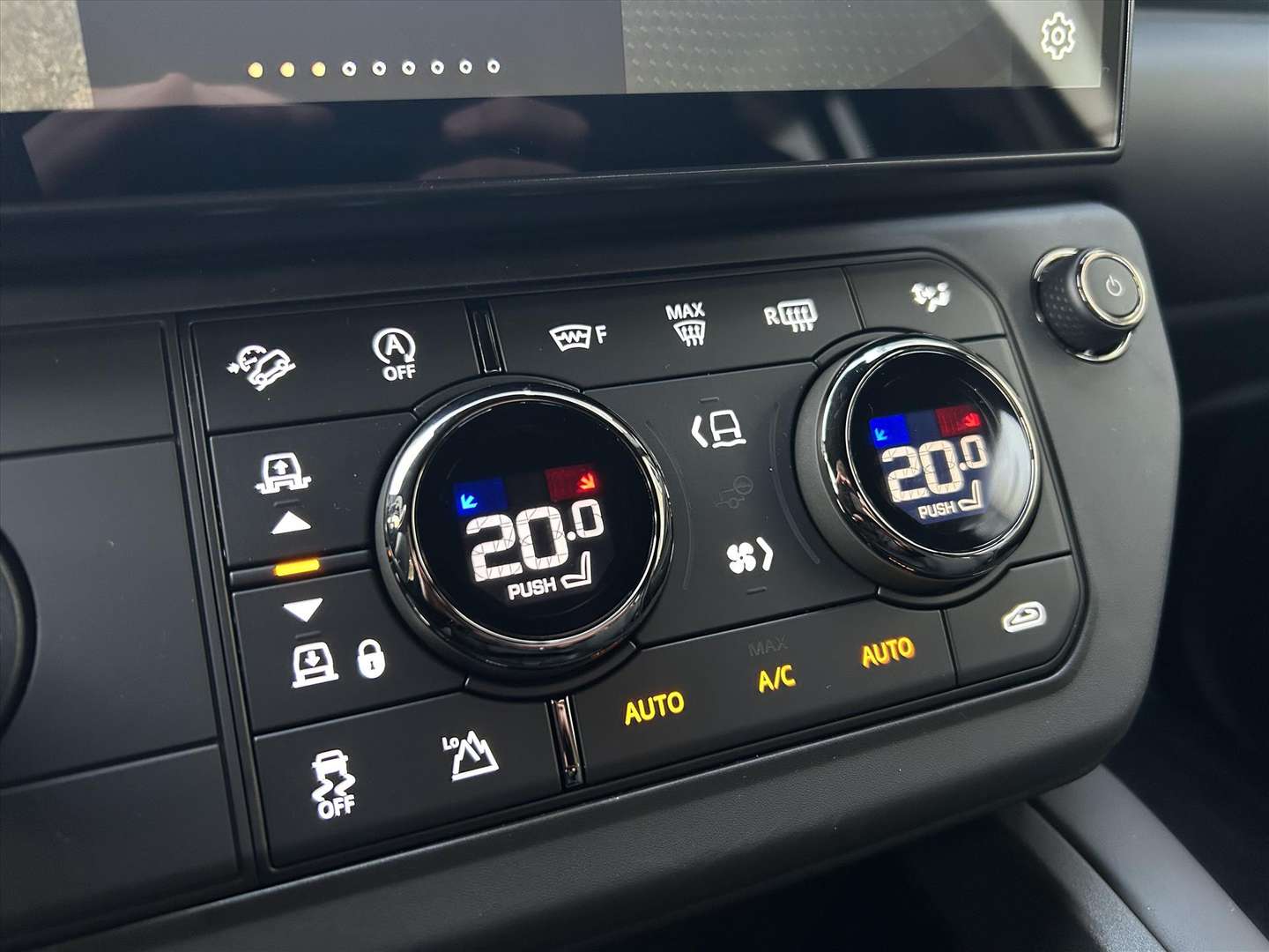 Land Rover Defender OCTA BLACK P635 V8 AWD - 2026 - Joinsteer - #29