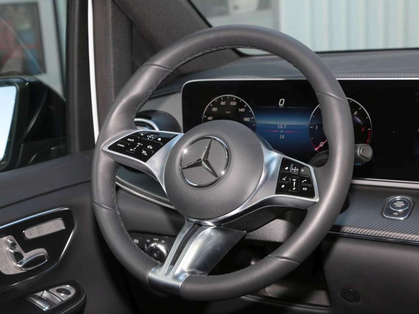 Mercedes V 300 300 AMG Line - 2025 - Joinsteer - #7