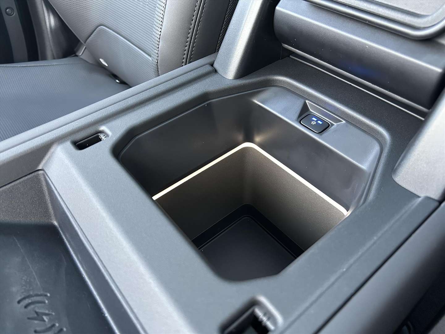 Land Rover Defender OCTA BLACK P635 V8 AWD - 2026 - Joinsteer - #39