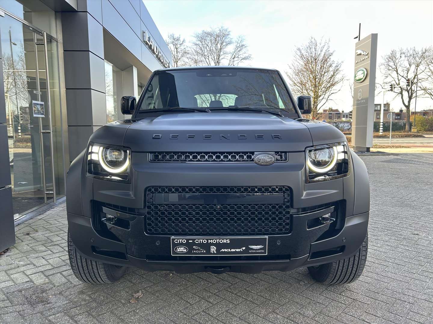 Land Rover Defender OCTA BLACK P635 V8 AWD - 2026 - Joinsteer - #41
