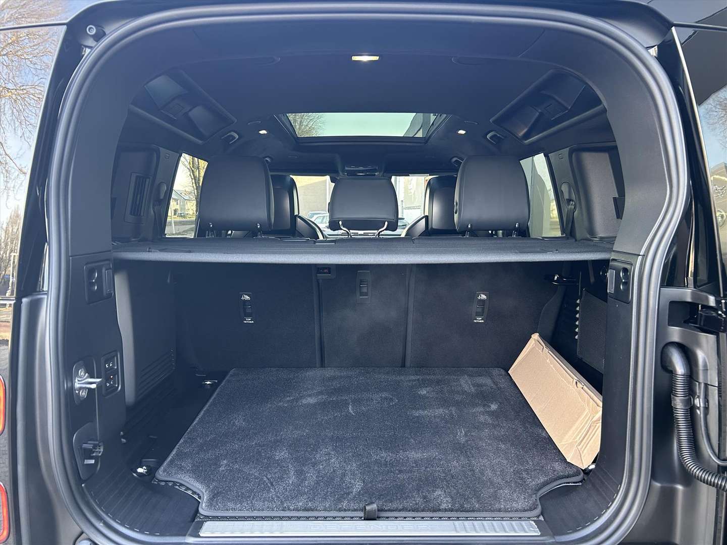 Land Rover Defender OCTA BLACK P635 V8 AWD - 2026 - Joinsteer - #43