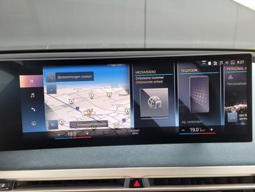 BMW IX XDrive40 — photo 17