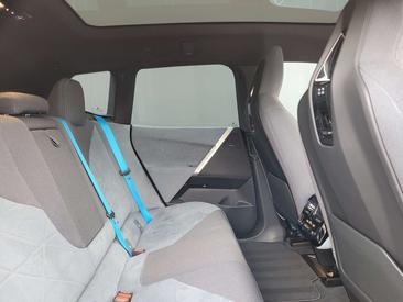 BMW IX XDrive40 — photo 28