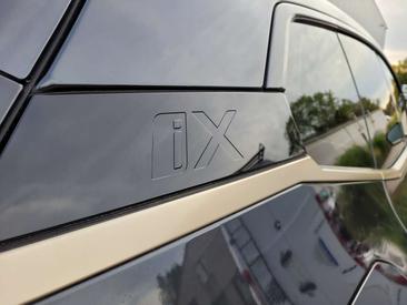BMW IX XDrive40 — photo 29