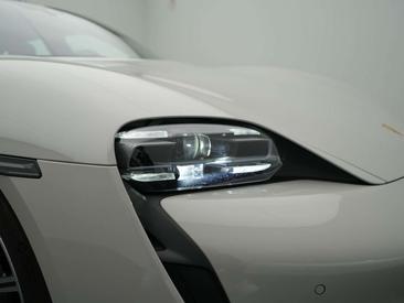 Porsche Taycan 4S — photo 12