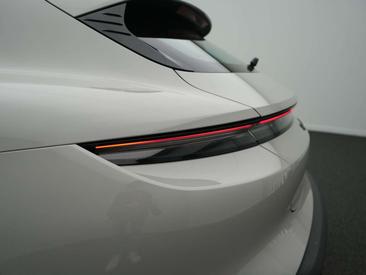 Porsche Taycan 4S — photo 13