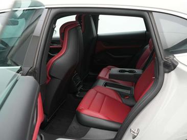 Porsche Taycan 4S — photo 21
