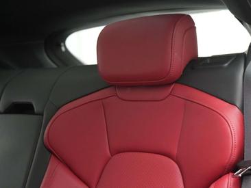 Porsche Taycan 4S — photo 23