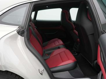 Porsche Taycan 4S — photo 24