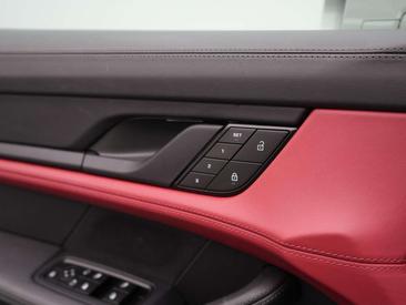 Porsche Taycan 4S — photo 31