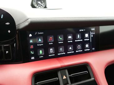 Porsche Taycan 4S — photo 38