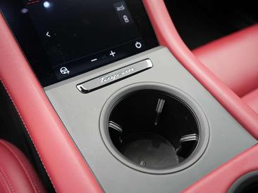 Porsche Taycan 4S — photo 41