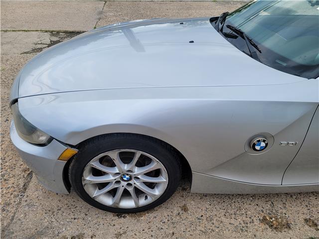 2006 BMW Z4 3.0i repairable [light front damage]