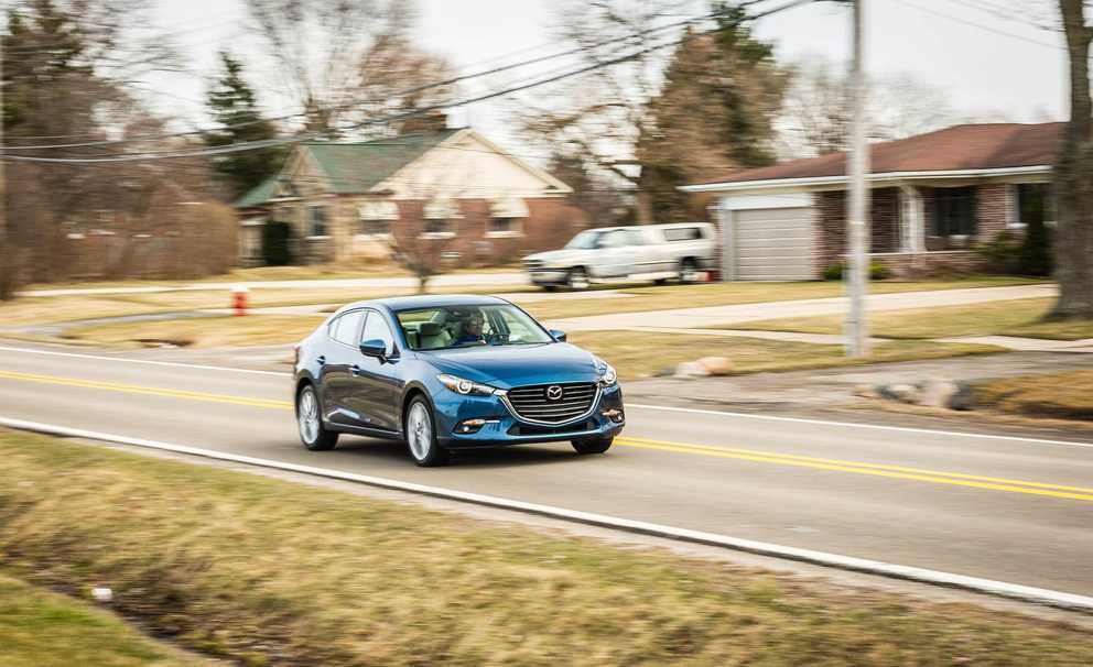 2017 Mazda 3 Grand Touring Sedan Test Drive (Gallery 3 of 51)