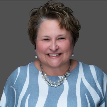 Profile shot of Tammy Klotz.
