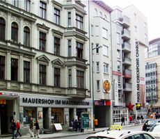 File:Berlin-Mauermuseum am Checkpoint Charlie.jpg File:Berlin-Mauermuseum am Checkpoint Charlie.jpg