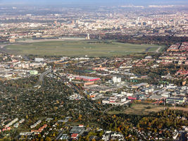 File:Gegenanflug Tempelhof.jpg File:Gegenanflug Tempelhof.jpg