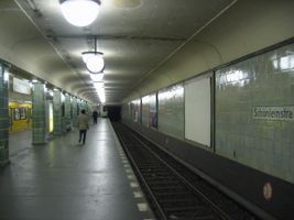 File:Schoenleinstr-ubahn.jpg File:Schoenleinstr-ubahn.jpg