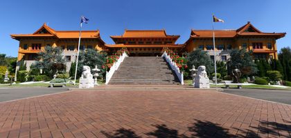 File:Nan Tien Temple front.jpg File:Nan Tien Temple front.jpg