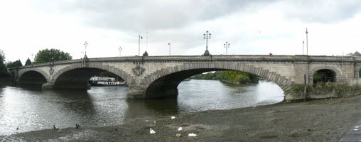 File:Kew Bridge in London 2007 Sept 21.jpg File:Kew Bridge in London 2007 Sept 21.jpg