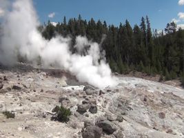 File:Steamboat Geyser (6 August 2013) 02 (13769565744).jpg File:Steamboat Geyser (6 August 2013) 02 (13769565744).jpg
