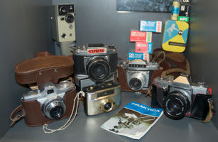 File:Old cameras from Berlin museum. (6082060868).jpg File:Old cameras from Berlin museum. (6082060868).jpg