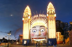 File:03.01.2009 luna park entrance.jpg File:03.01.2009 luna park entrance.jpg