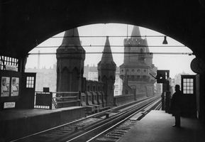 File:Bundesarchiv Bild 183-1986-0910-506, Berlin, Bahnhof Warschauer Strasse.jpg File:Bundesarchiv Bild 183-1986-0910-506, Berlin, Bahnhof Warschauer Strasse.jpg