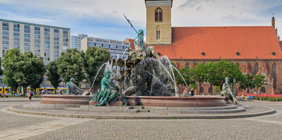 File:Neptunbrunnen B-Mitte 06-2017.jpg File:Neptunbrunnen B-Mitte 06-2017.jpg