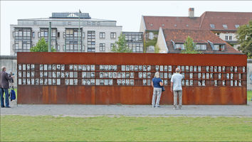 File:Mémorial du mur de Berlin (6330924243).jpg File:Mémorial du mur de Berlin (6330924243).jpg