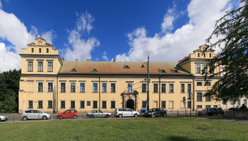 File:Krakow BishopsPalace D10.jpg File:Krakow BishopsPalace D10.jpg