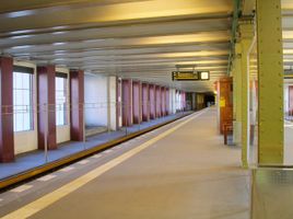File:Berliner U-Bahnhof Rathaus Schöneberg (Bahnsteig Richtung Osten).jpg File:Berliner U-Bahnhof Rathaus Schöneberg (Bahnsteig Richtung Osten).jpg