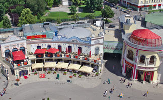 File:Madame Tussauds Vienna (9280581009).jpg File:Madame Tussauds Vienna (9280581009).jpg
