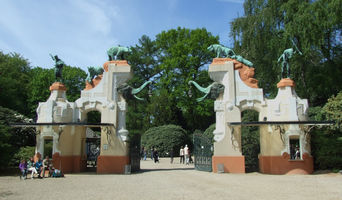 File:Ehemaliger Haupteingang Hagenbeck.jpg File:Ehemaliger Haupteingang Hagenbeck.jpg