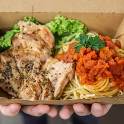 Chicken Chop With Spaghetti 鸡扒&意大利面