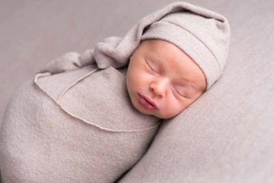 Mon petit Bebe – εξωτερική φωτογράφιση νεογέννητου στην Αθήνα, απαθανατίζοντας τις πρώτες στιγμές ζωής.