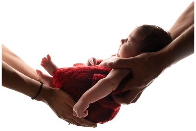 Στούντιο φωτογραφίας νεογέννητων στο Κολωνάκι – κάθε μικρή στιγμή αξίζει για πάντα