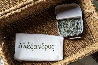 Φωτογράφιση βάπτισης στην Αθήνα με έμφαση στις λεπτομέρειες.